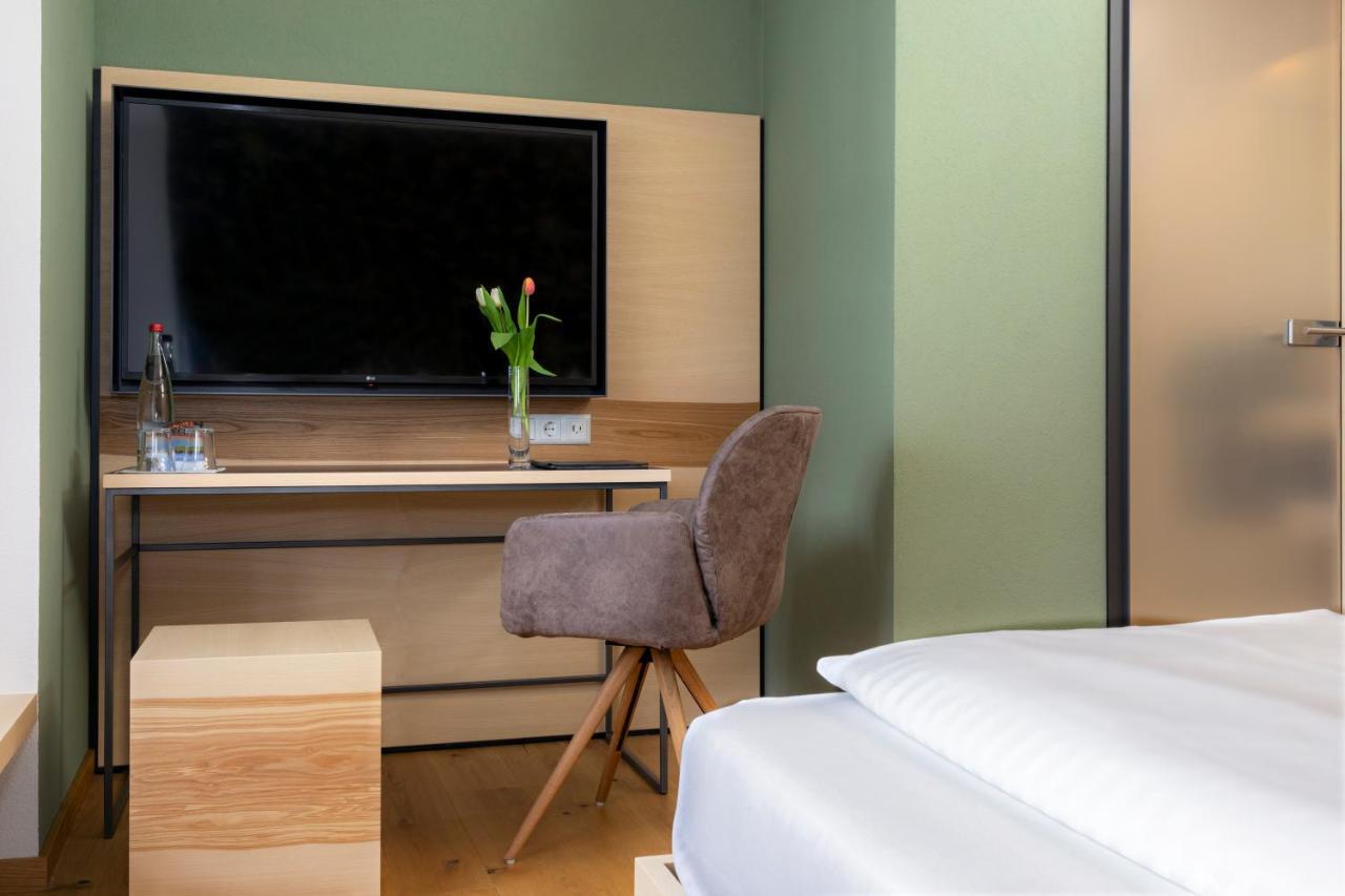 Hotel Der Loewen ハーグナウ エクステリア 写真